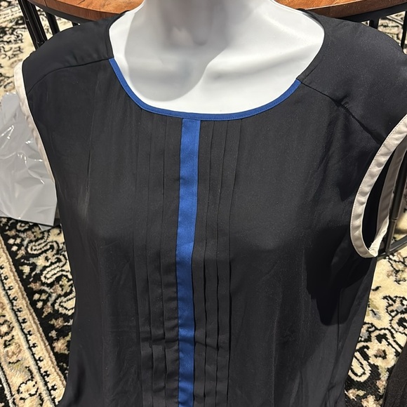 MEXX cosmopolitan pleated sleeveless blouse. Medium/ large - Picture 3 of 12